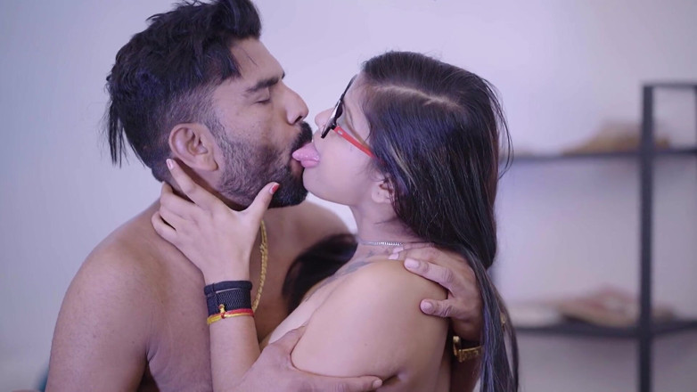 Triflicks: Indiana linda menina com seu garoto de escritório hardcore sexo