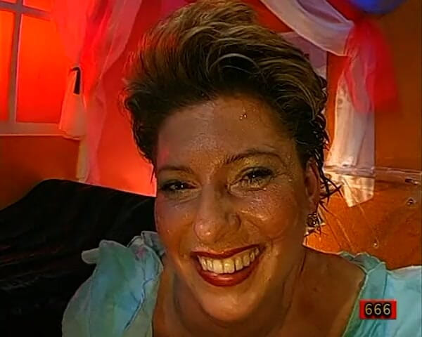 GGG John Thompson OLD STYLE: Ggg John Thompson- Curvy Babe Getting Wild on Multiple Cocks...
