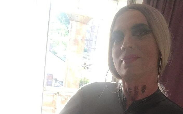 Georgetta: 乳胶Mastrubation1