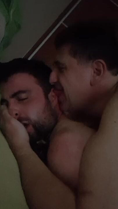 Bisexual love: Il patrigno ama il culo del figliastro r0xy BigDaDDDy