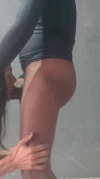 Prietenul meu m-a futuit fără sală