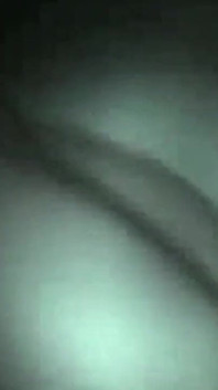 Scopata di notte nel dormitorio della scuola di campagna