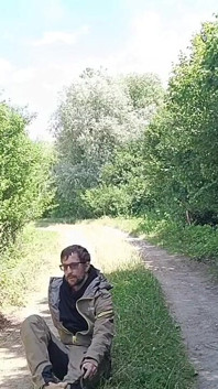 Riskant op een verlaten veld / Riskant solo buiten
