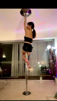 Çıplak Dansçı