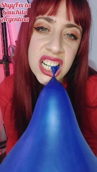 Tu aimes me regarder jouer avec des ballons ?