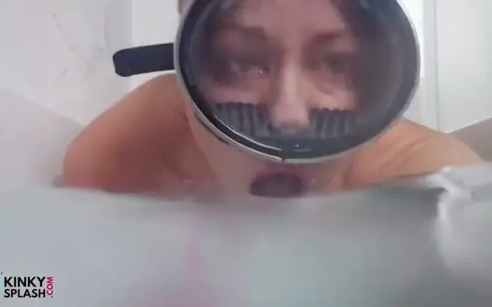 UKCuteGirl: Dive Mask Blow Job in the Bath with Ukcutegirl Lucy