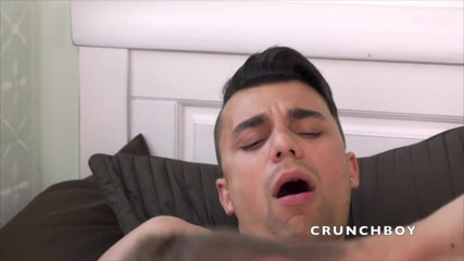 New hard bareback generation: Un garçon hétéro tellement sexy curieux de Budapest baise sans...