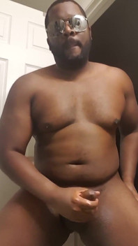 Un ours se masturbe, grosse bite noire, partie 57