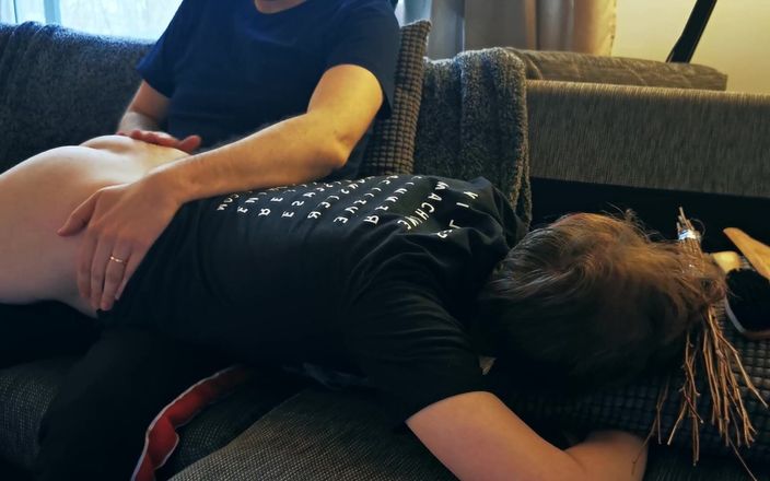 Oznob Oznofla: Amateurboy får sin första spanking, alternativ kamera