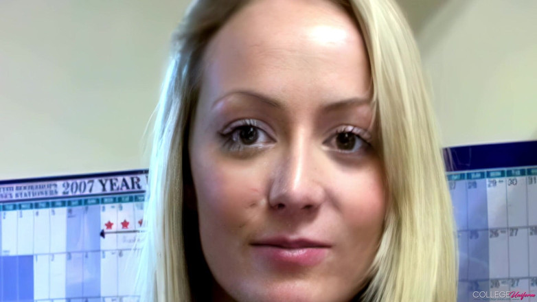 College Uniform: Interview mit alana chase