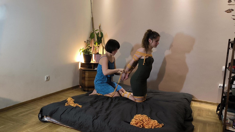 FenekManul: Lange shibari-bounding-geschichte