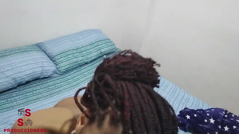 Frankheska: Моя сводная сестра отдыхает обнаженной, чтобы спровоцировать меня и не ругать ее, но как приятно трахнуть ее, часть 1