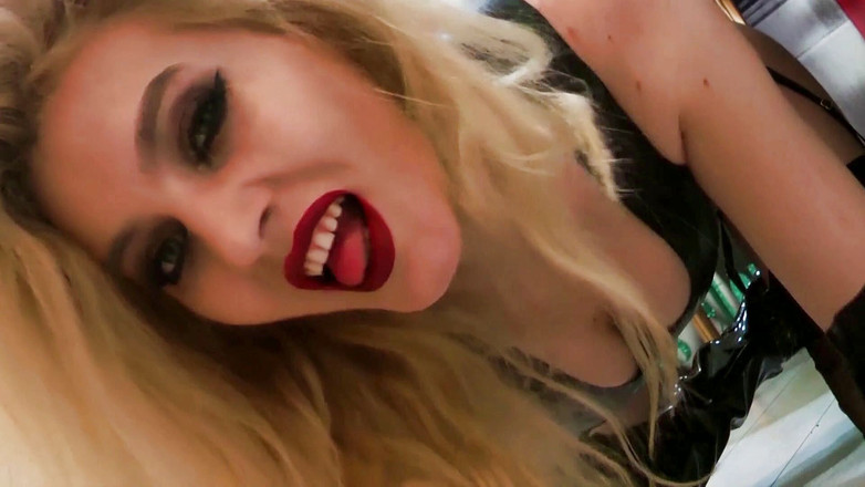 Goddess Celine: Infestato