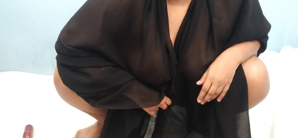 Aria Mia: 美丽的女人在沙特阿拉伯裸体