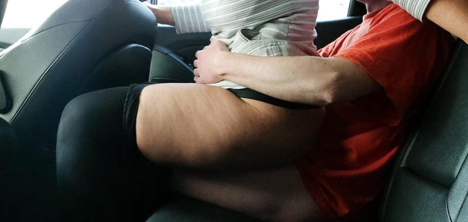 Step Mommy: Stiefmutter reitet ihren stiefsohn im auto