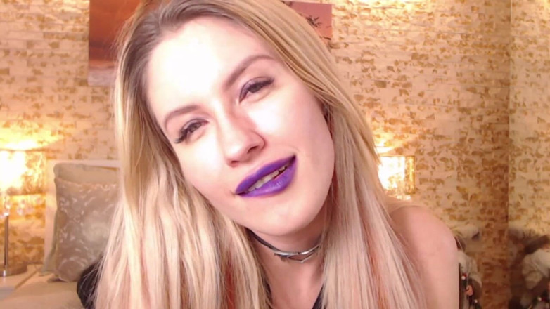 Erotic Tanya: Wąchanie w rajstopach - część 2