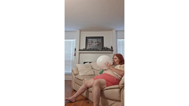 BBW nurse Vicki adventures with friends: Vidéo Demandée Par Vicki, Infirmière À Grosse Beauté