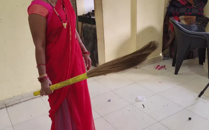 Mumbai Ashu: Hindi clear voice of maid working in the house.
