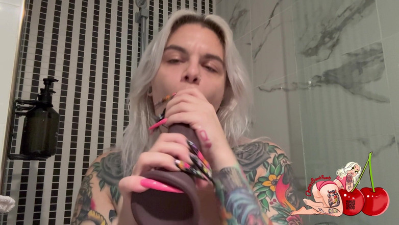 CherryBombBomb: POV mě Slintám na tobě ve sprše