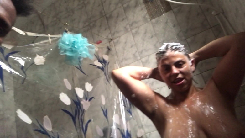 Sharinga: Getting naughty in the bathroom