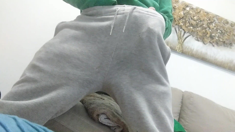 Elvissc: Sweaty and Horny I Return From Running and Massage His...