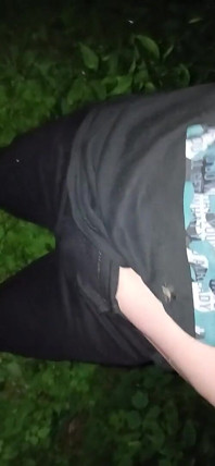 Wir haben riskanten sex im wald
