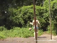 Homegrown Amateurs: Venkovní akce s Lacey Stone a Tomem