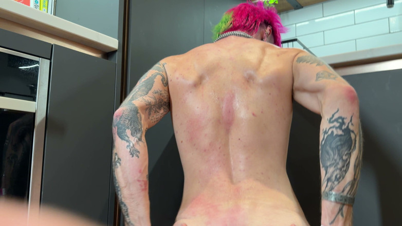 Kyle and Kam: La Gueule De Bois // Un Jock Sexy Baise Une Trans...