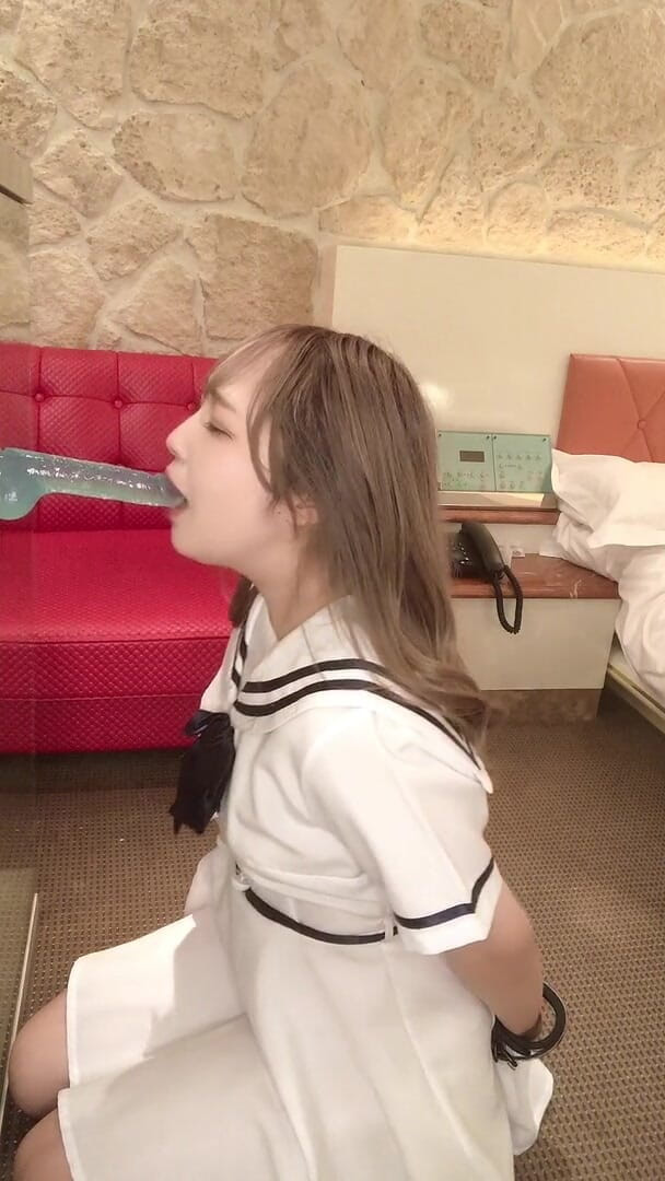 MilkyUni: Dildo great speed blowjob while restraine