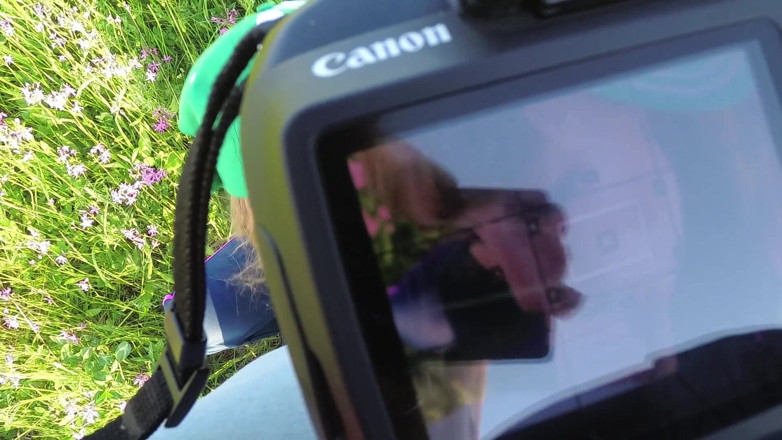 Sasha Bikeyeva: Venkovní. POV. Mladá roztomilá teenagerka stydlivá, ale kouří ptáka na...
