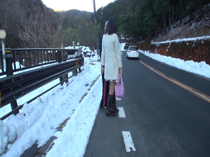 MBM3988: M933g06 a Mature Woman Who Kindly Responds to Picking up...