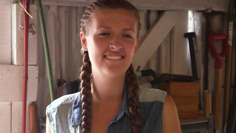 Girls Out West: Chlupatá lesbická blondýnka a roztomilá teenagerka s malými kozami šukají v...