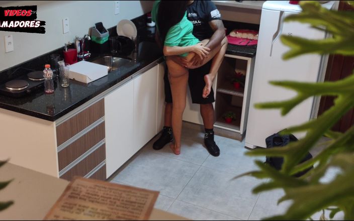 Amateurs videos: 在厨房快速操逼