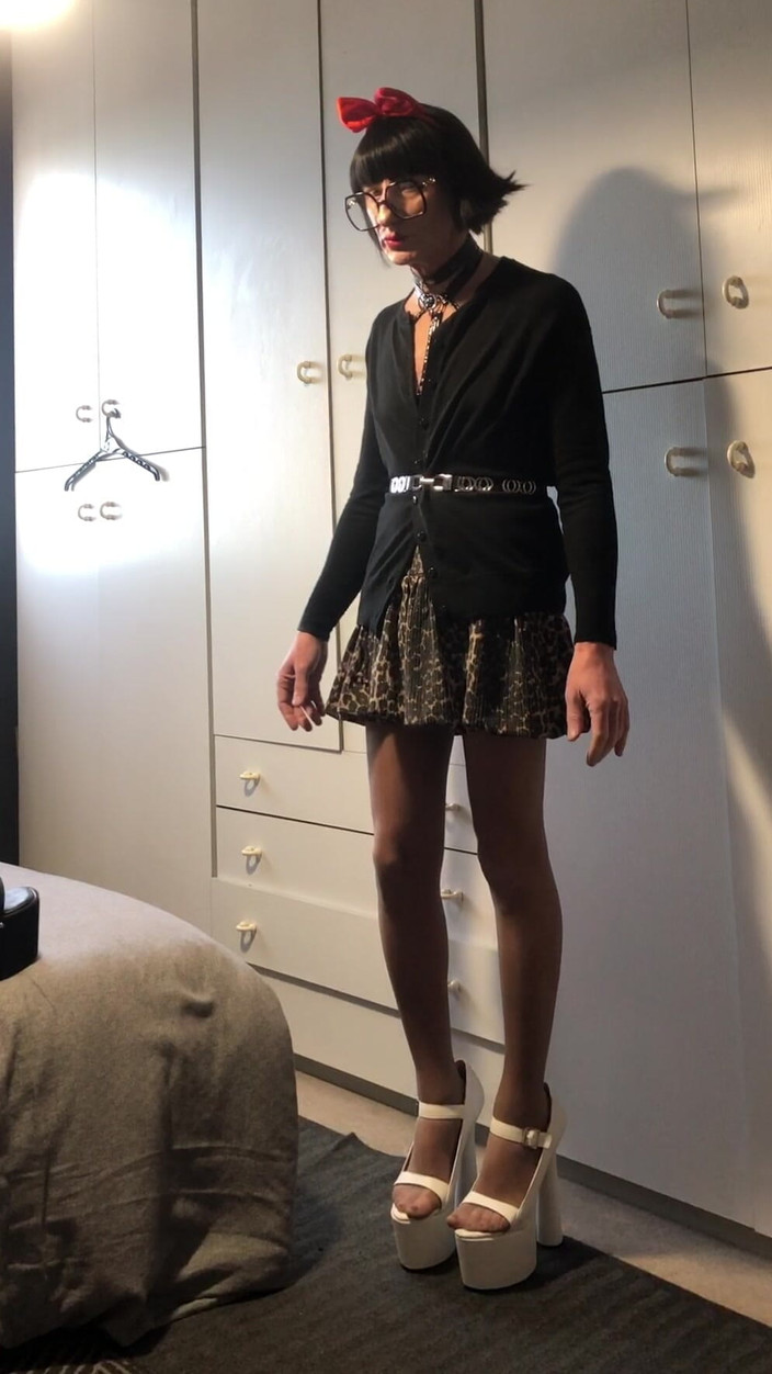 Andreina Naty: Calze E Tacchi Con Zeppa Altissimi