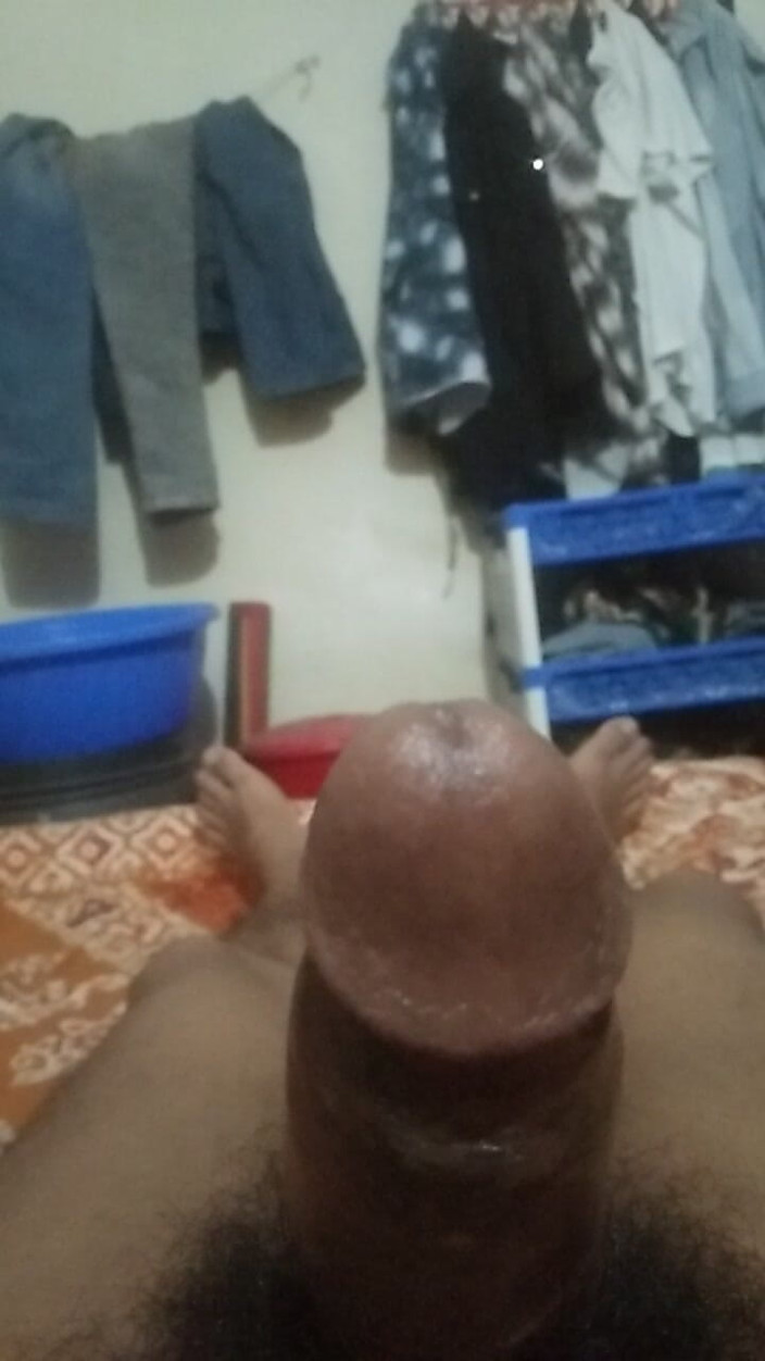Viral_tiktokar: I Got a Handjob in My Room.