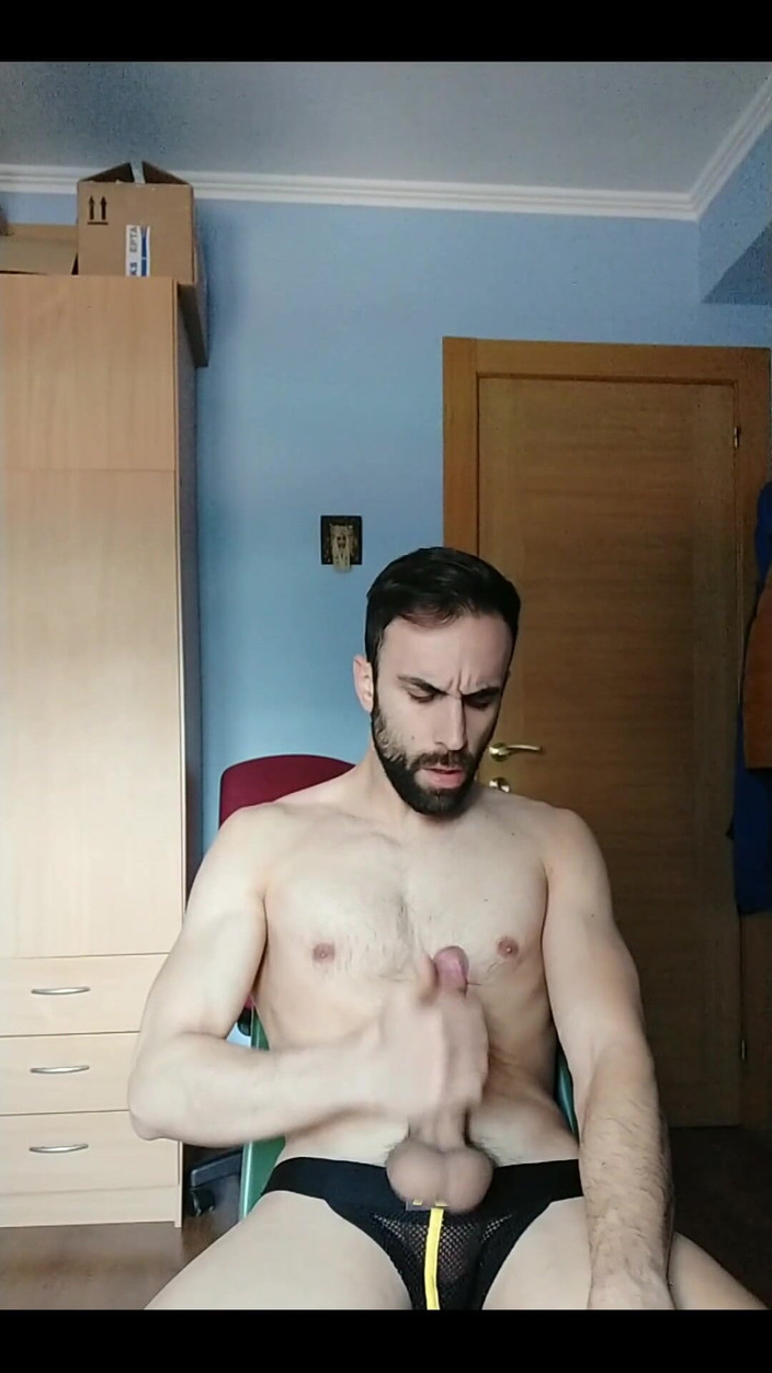 Zeus Ray: Viens dans ma chambre et vois comment je me masturbe...