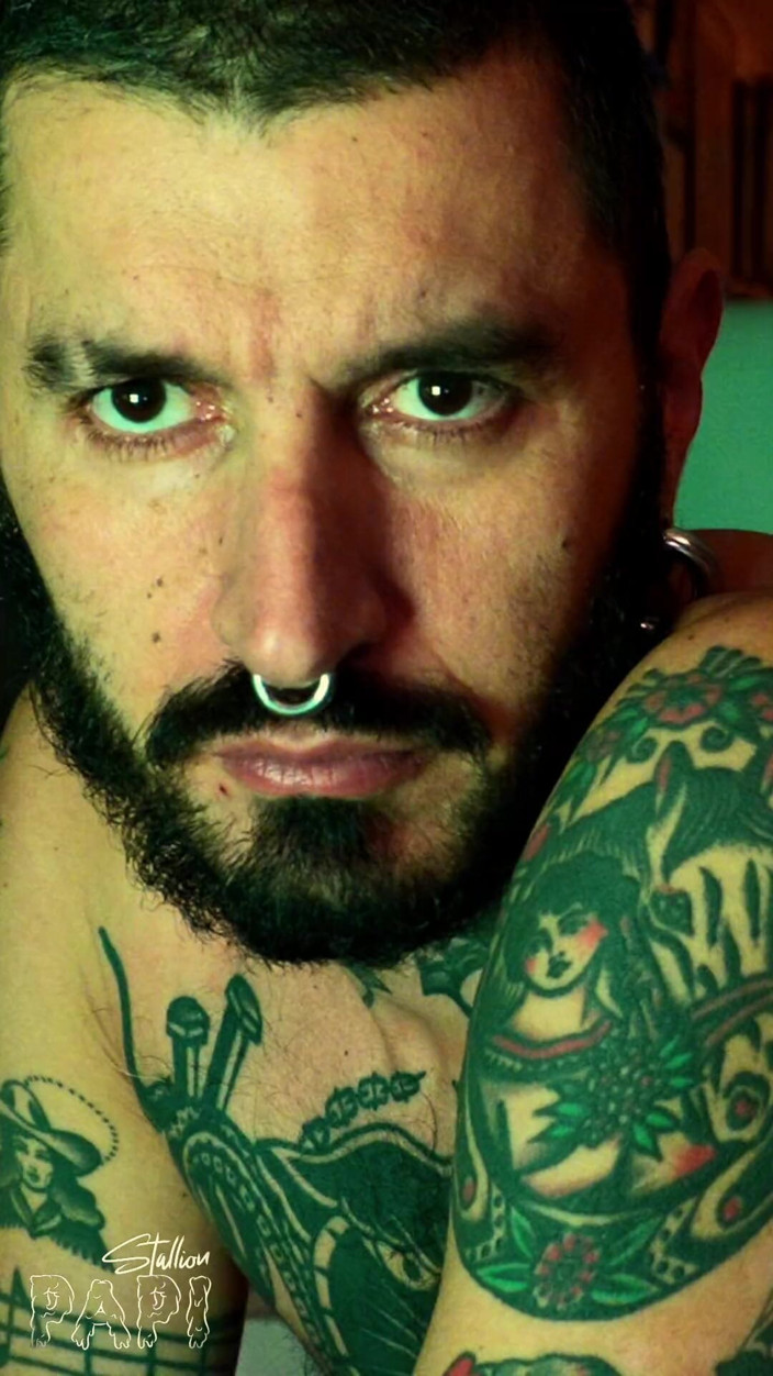 Stallion papi: 病态、纹身、莱法