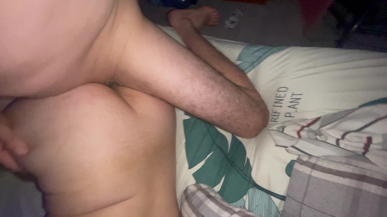 Ionut899: Nevlastní Táta Šuká Mě Mezi Prsy A Do Pusy A Nechá...