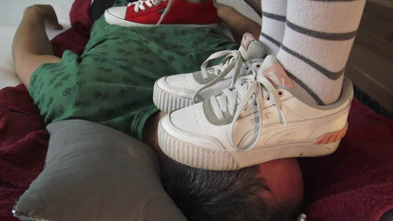 Femdom Austria: Teen Slut Girls Sneaker Face Standing and Jumping!