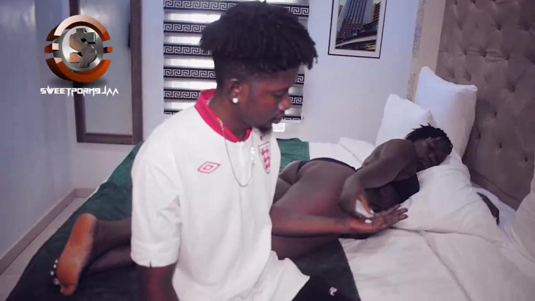Tusweet9ja: Cheta de huisjongen neukt de hete vrouw van zijn baas...