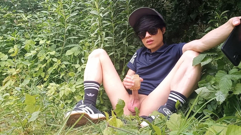Jon Arteen: Gay Twink Jon Arteen Jerks off His Cock with an...