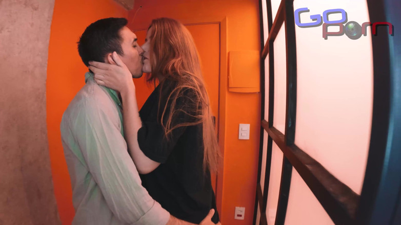 Go Porn: Bạn trai cắm sừng tắm trong khi hàng xóm nghịch...
