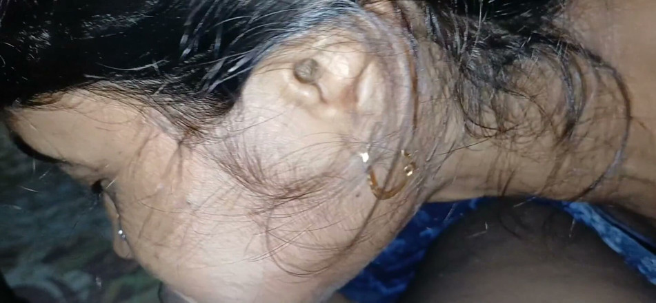 Anguribhabi: Ibu tiri bersendirian di rumah, minta saya bermalam dengannya