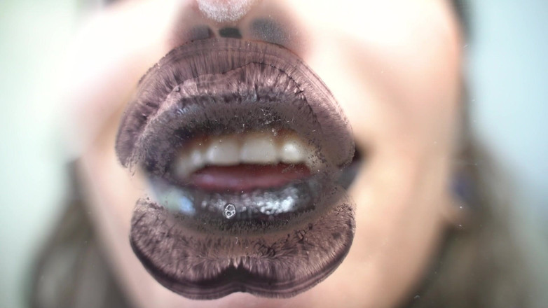 Rarible Diamond: Bacia una ragazza gotica dallo specchio