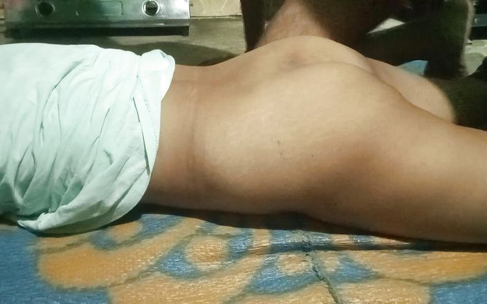Pooja Sexy: Indická tamilská bhabhi měla sex se švagřem v kuchyni.