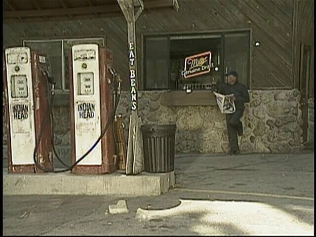 Old Good Porn: レトロな幅と大きなおっぱい吸うとFucks男によって車