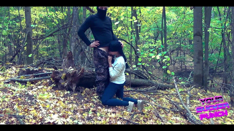 YSP Studio: Pelacur jalang ini memuja kontolku di hutan!