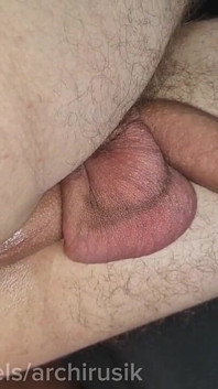 Een Voorbijgangersbaas Neukte Een Transseksuele Mietje Femboy Tijdens Het Autorijden En Spuit Sperma in Haar Kousen.