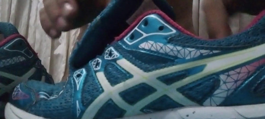 Sneakerfetish_BR: Sneaker fuck and cum on asics
