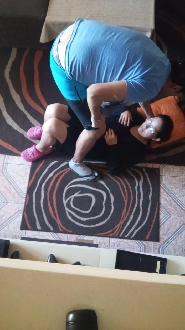 jo69sensualidadyplacer: Rapid cu mama mea vitregă în sufragerie